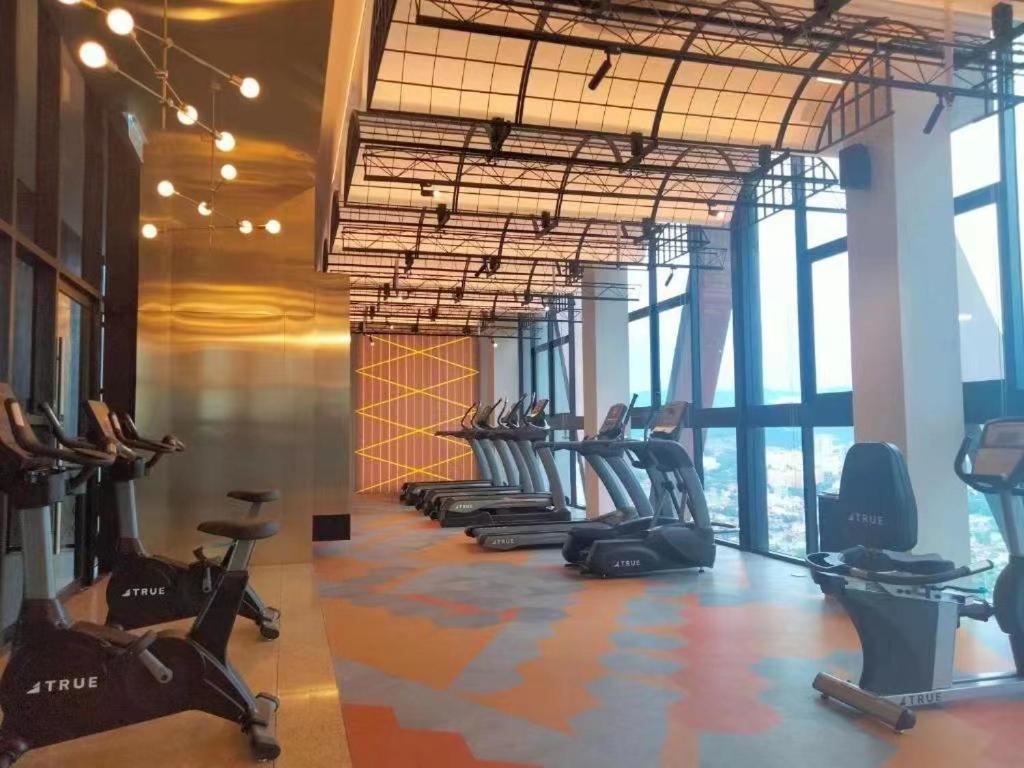 Апартаменты Borderless Swimming Pool - Invincible Twin Towers View - Free Wifi Kampong Gombak Utara Экстерьер фото